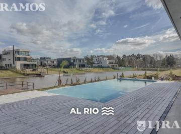Casa · 435m² · 8 Ambientes · 3 Cocheras · Casa Sobre Lote Al Rio en Venta en El Yacht, Nordelta