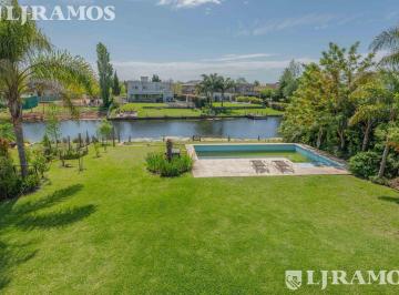 Casa · 255m² · 7 Ambientes · 4 Cocheras · 4 Dorm., Escritorio y Area Servicio.