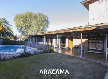 Casa · 283m² · 4 Ambientes · 1 Cochera · Casa en Venta con 3 Dorm. en Luis Guillon