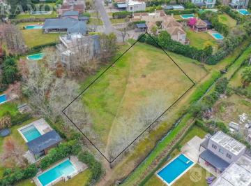 Terreno · 2565m² · Terreno de 2565 m 2 en Venta en Santa Maria de Tigre
