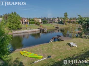 Casa · 200m² · 6 Ambientes · A La Laguna - Una Sola Planta - 3 Dorm. - Venta en Santa Clara
