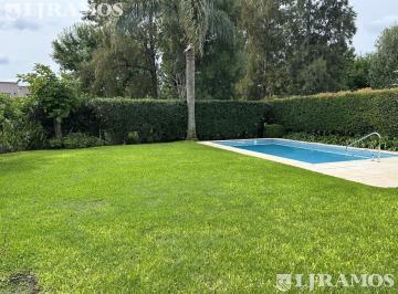 Casa · 170m² · 4 Ambientes · 2 Cocheras · Casa en Una Sola Planta en Venta Y/o Alquiler en Santa Bárbara.
