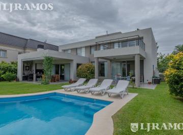 Casa · 470m² · 6 Ambientes · 2 Cocheras · Casa con 4 Dorm. en Venta en Los Castores - Nordelta