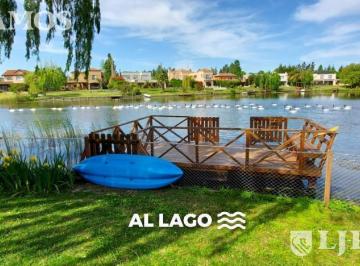 Casa · 340m² · 7 Ambientes · 2 Cocheras · 4 Dorm., Escritorio y Servicio. Venta y Alquiler S/ Muebles.