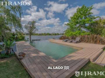 Casa · 220m² · 7 Ambientes · 2 Cocheras · Gran Lote a Laguna. Apto Credito.