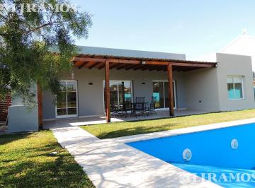 Casa · 127m² · 7 Ambientes · 1 Cochera · Apto Credito. 3 Dorm. y Servicio.