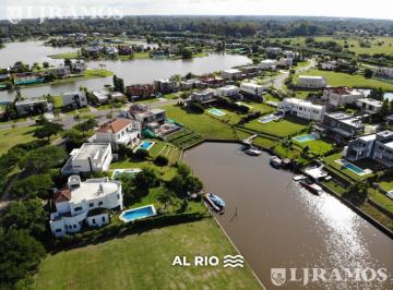 Terreno · 1167m² · Lote Al Rio Orientacion Norte. 1.167 m.