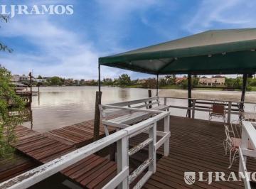 Casa · 472m² · 4 Dormitorios · Casa en Santa Catalina