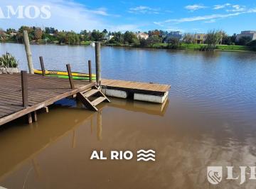 Casa · 330m² · 7 Ambientes · 2 Cocheras · 4 Dorm.. Al Rio. Nor - Oeste. Apta Credito.