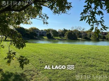 Terreno · 1051m² · Un Lote Único en Venta Al Agua en Santa Bárbara.