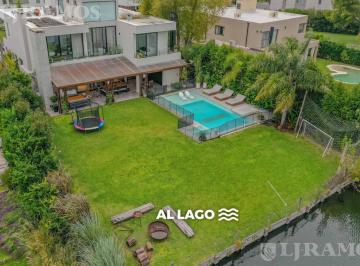 Casa · 345m² · 6 Ambientes · 2 Cocheras · Casa con 4 Dorm. en Venta Y/o Alquiler en Barbarita