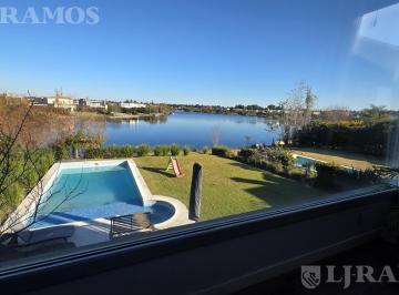 Casa · 270m² · 8 Ambientes · 4 Cocheras · Casa en Alquiler con Muebles. a La Laguna. 6 Dorm..