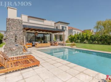 Casa · 526m² · 8 Ambientes · 3 Cocheras · Casa Al Golf 5 Dorm. en Venta en El Golf de Nordelta