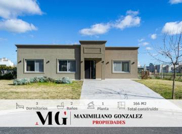 Casa · 151m² · 4 Ambientes · 2 Cocheras · Casa Venta - San Felipe