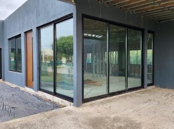 Casa · 370m² · 3 Dormitorios · 2 Cocheras · Casa en Las Corzuelas (A Terminar)