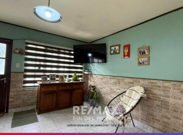Casa · 209m² · 6 Ambientes · Casa en Alquiler