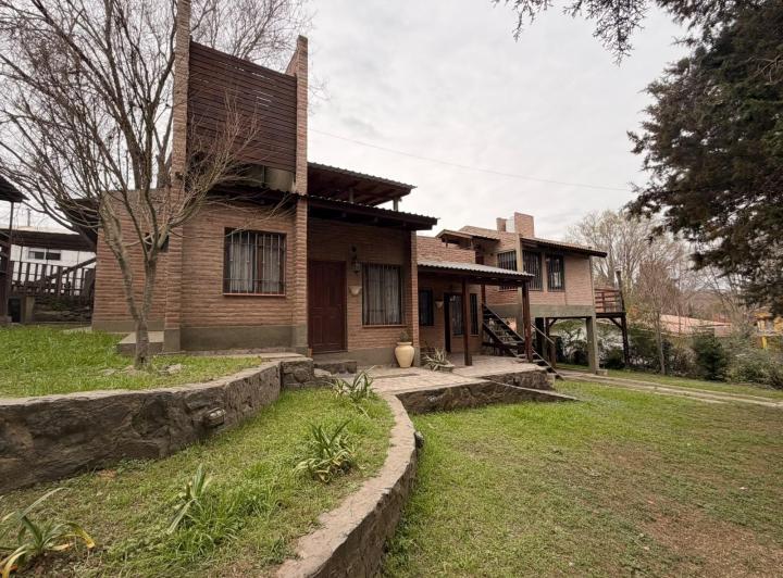 Casa · 460m² · 14 Ambientes · 6 Cocheras