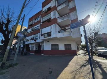 Departamento · 40m² · 2 Ambientes · Depto 2amb y Medio Zona Comercial Excelente Ubi