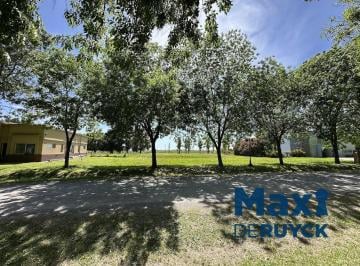 Terreno · 2598m² · Oportunidad Amplio Lote a un Excelente Precio
