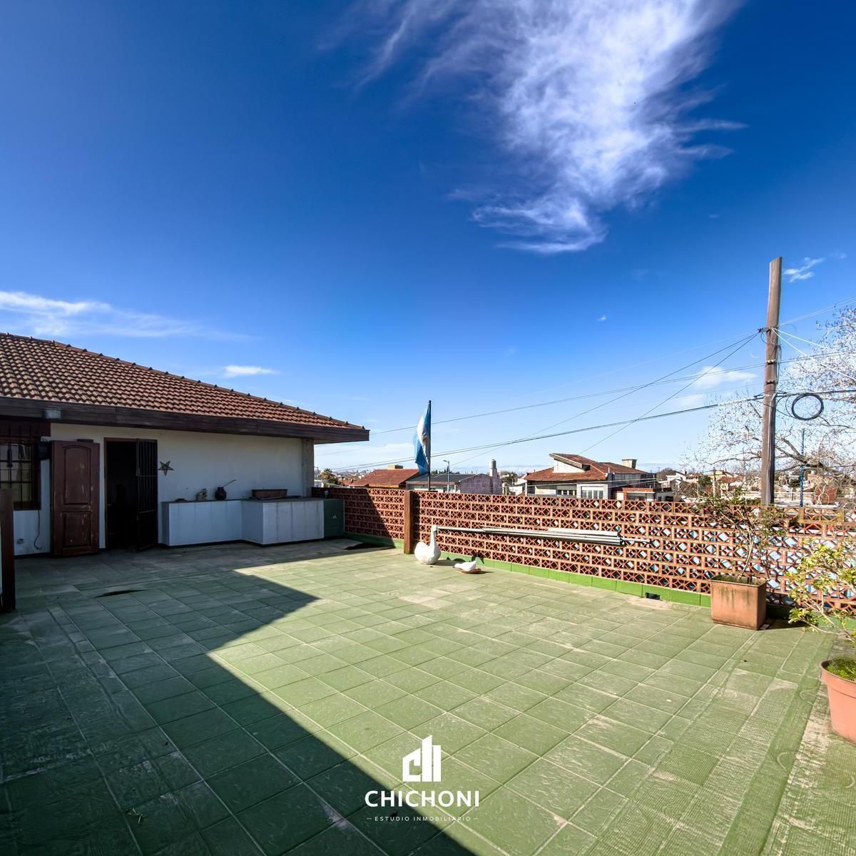 Venta en block: local comercial varios rubros + vivienda 5 amb con quincho y terraza
