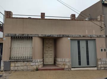 Casa · 139m² · 6 Ambientes · 1 Cochera · Casa en Villa Ballester