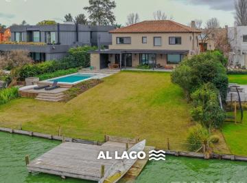 Casa · 320m² · 7 Ambientes · 4 Cocheras · Casa a La Laguna con 4 Dorm. en Alquiler en Santa Bárbara.