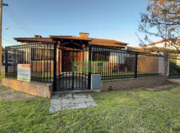 Casa · 120m² · 7 Ambientes · 2 Cocheras · Casa en Alquiler. Barrio Alas (Requisitos en La Descripcion)