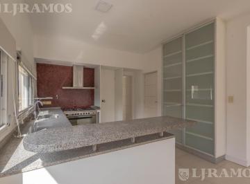 Casa · 239m² · 6 Ambientes · 4 Cocheras · Casa Moderna con 4 Dorm. en Los Sauces Nordelta