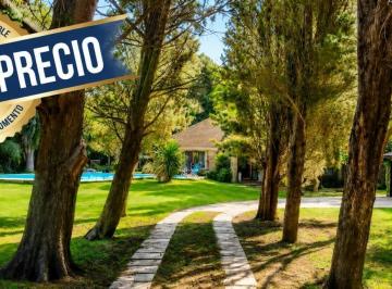 Quinta vacacional · 170m² · 4 Ambientes · 2 Cocheras · Venta/ Casa Quinta 170 m² 28 1782 La Plata