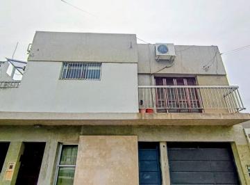 PH · 106m² · 6 Ambientes · Alquiler PH en P. A. 4 Dorm. Barrio Sur