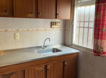 Casa · 130m² · 4 Ambientes · 1 Cochera · Casa en Venta de Dos Plantas con Cochera. a m de Mendoza.