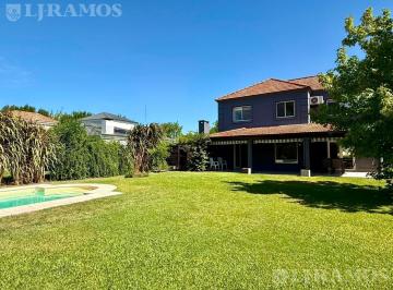 Casa · 189m² · 6 Ambientes · 2 Cocheras · Casa con 3 Dorm. en Alquiler en Santa Bárbara
