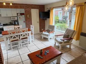 Casa · 70m² · 3 Ambientes · Casa en Alquiler - 2 Dorm. 2 Baños - 140 m - Pinamar