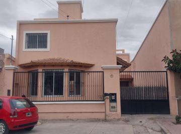 Casa · 100m² · 3 Dormitorios · Casa en Alquiler