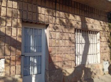 Casa · 60m² · 3 Ambientes · Casa en Venta en Belgrano, Rosario, con Patio