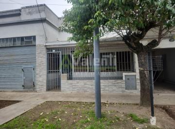 Casa de 4 ambientes, Hurlingham · Casa 4 Ambientes en Alquiler con Cochera y Jardin, Villa Tesei Centro, Hurlingham