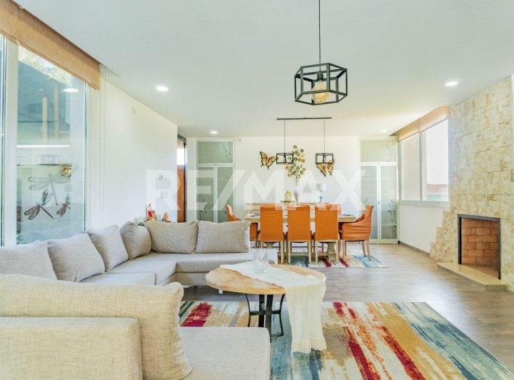 Casa · 343m² · 8 Ambientes