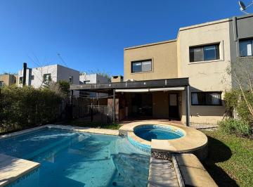 Casa · 129m² · 4 Ambientes · 7 Cocheras · Casa en Venta en El Barrio San Isidro Labrador, Villanueva