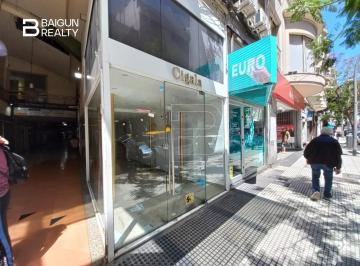 Local comercial · 80m² · Local en Venta con Renta, Sobre Av Santa Fe