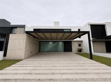 Casa · 360m² · 5 Ambientes · 2 Cocheras · Casa en Venta La Luisita a Estrenar 3 Dorm.