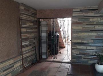 Casa de 3 ambientes, Almirante Brown · Amplia Propiedad en Venta - Se Acepta Permuta - Apto Profesional