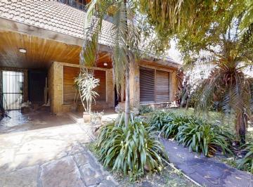 Casa · 280m² · 5 Ambientes · 2 Cocheras · Casa en Venta - Beccar, 5 Ambientes con Jardin, Pileta y Terraza