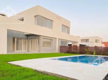 Casa · 100m² · 4 Ambientes · 2 Cocheras · Casa en Venta Pilar del Este con Jardin Pileta Aires Apto Credito
