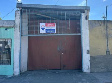 Bodega-Galpón · 450m² · Galpon en Venta en Av Solis (O) y Belgrano