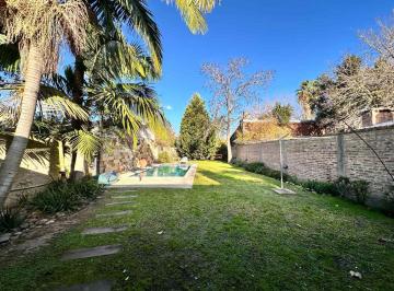 Casa · 142m² · 4 Ambientes · Casa 4 Ambientes con Parque y Pileta, Turdera