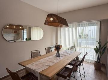 Casa · 80m² · 4 Ambientes · 2 Cocheras · Venta Duplex 4amb Reciclado Patio Cochera Parque Luro