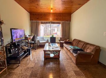 Casa · 354m² · 4 Ambientes · Venta - Casa en Bock - Multifamiliar - Lote - Tres y Cuatro Ambientes - Jardín - Lomas del Mirador