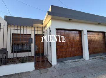 Casa · 97m² · 3 Ambientes · 2 Cocheras · Casa en Banfield Este