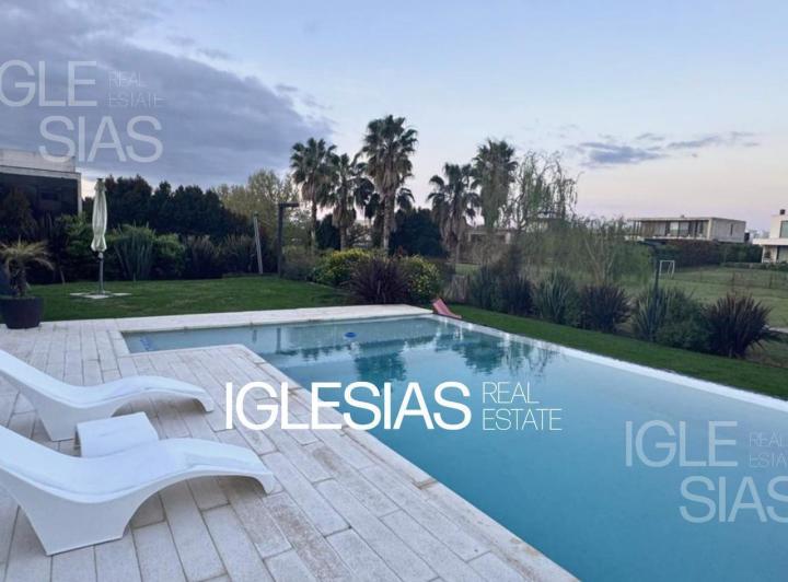 Casa · 302m² · 7 Ambientes · 6 Cocheras