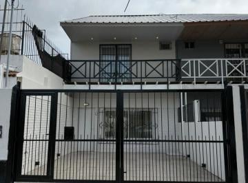 Casa · 80m² · 4 Ambientes · 2 Cocheras · Casa en Venta - 3 Dorm. 2 Baños - 150 m - Mar del Plata